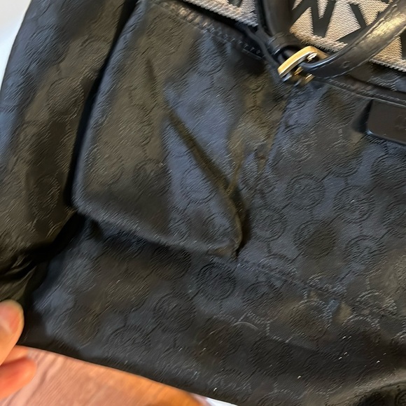 MICHAEL KORS JET SET BEIGE/BLACK SIGNATURE CANVAS AND LEATHER LOGO TOTE BAG - Picture 9 of 12